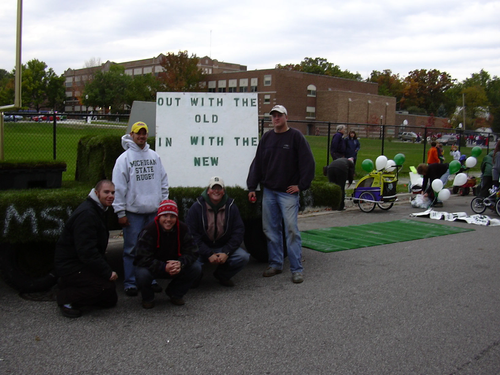 2002 HC Float +Class